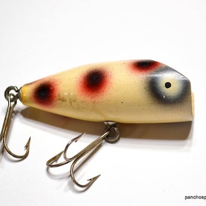 Vintage Wooden Topwater Fishing Lure: Spotted Chugger Bait, Fisherman Collectible