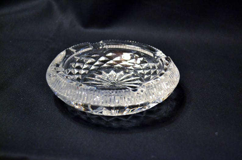 Vintage Clear Lead Crystal Ashtray Diamond Starburst Center Smoking
