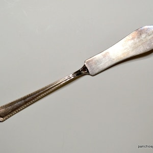 Vintage Gadroon Silver Plate Butter Knife - National Silver Co. 1935