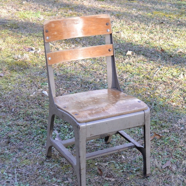 Vintage SCHOOL CHAIR Childs Industrial Metal and Wood Desk Chair Putty Beige 1st 2nd Grader Kids Furniture Nostalgia Panchosporch