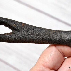 Vintage 5 Inch Cast Iron Skillet, Farmhouse Kitchen Decor bild 6