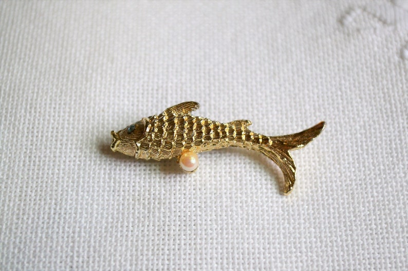 Vintage Fish Brooch Pin Blue Rhinestone Eye Faux Pearl Gold Tone Metal Costume Jewelry PanchosPorch
