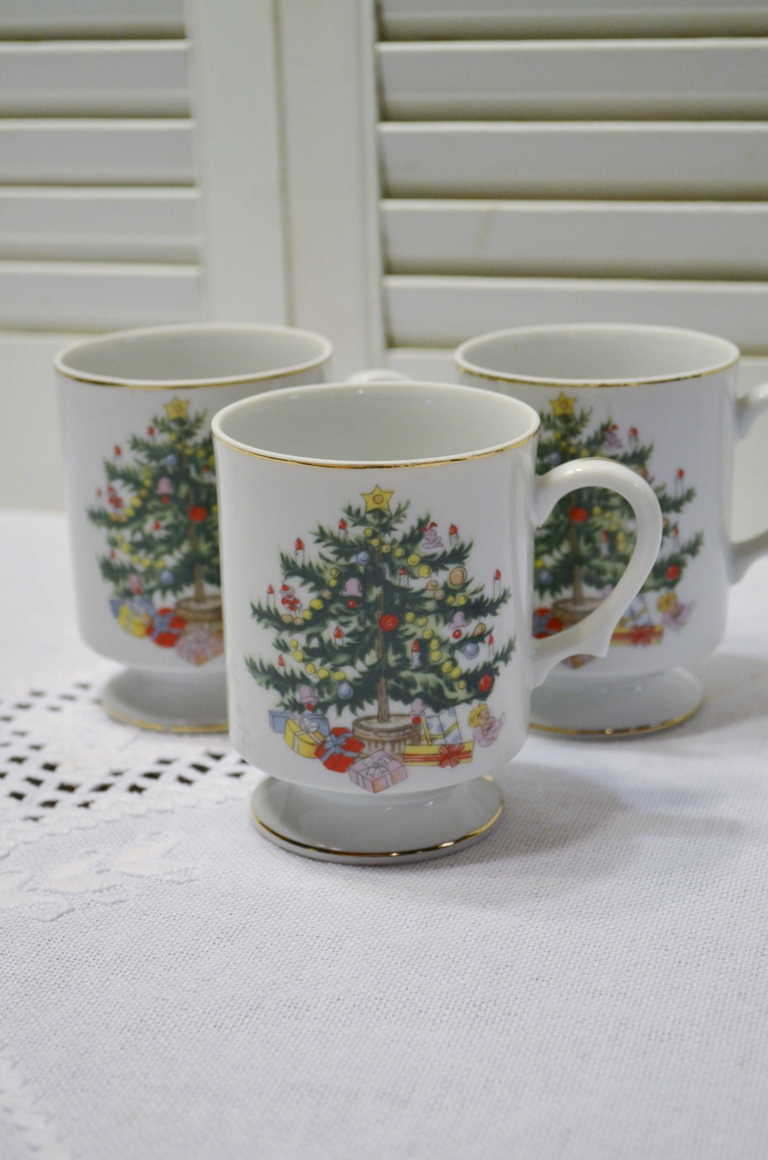 Vintage Footed Coffee Mug Cup Christmas Tree Set of 3 Etsy