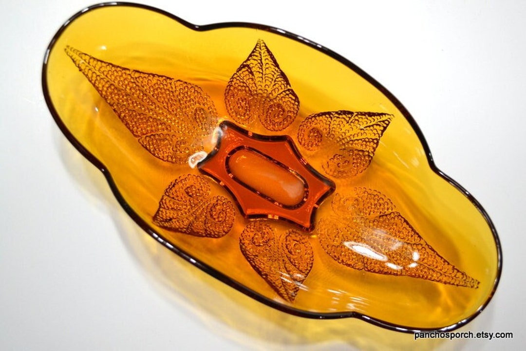 Shiyou-Cardinal Bird Duo On Branch 5.5 X 4.5 Resin Glass Oval Orb Pre Lit Plug In Tabletop Lamp Night Light Bereavement Memorial
