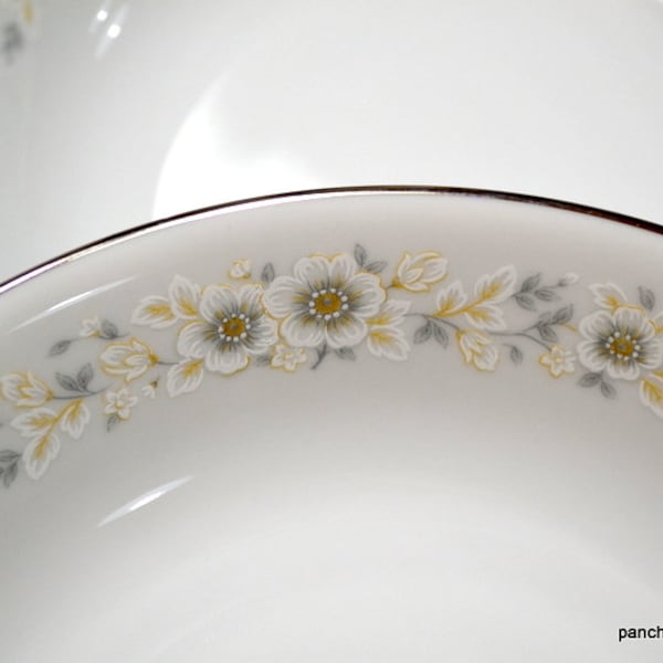 Vintage Carlton Andover Soup Bowl Set of 4 White Gray Floral Flowers Platinum Rim Pattern 482 Sango Japan Fine China PanchosPorch