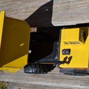 Vintage camion à benne basculante TONKA XMB-975 tout en acier embouti, camion jouet jaune noir enfance nostalgie homme des cavernes jouet de collection PanchosPorch image 8