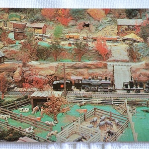 Vintage Pennsylvania Postcard: Dutch Country Roadside America Miniature