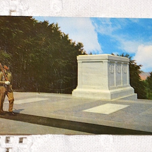 Vintage VIRGINIE carte postale cimetière d'Arlington tombe du soldat inconnu carte postale souvenirs papier éphémères PanchosPorch