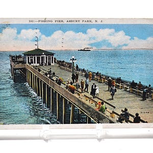 Carte postale vintage ASBURY PARK New Jersey Fishing Pier Ocean People Pavilion 1929 Carte postale souvenir Souvenirs Paper Ephemera PanchosPorch