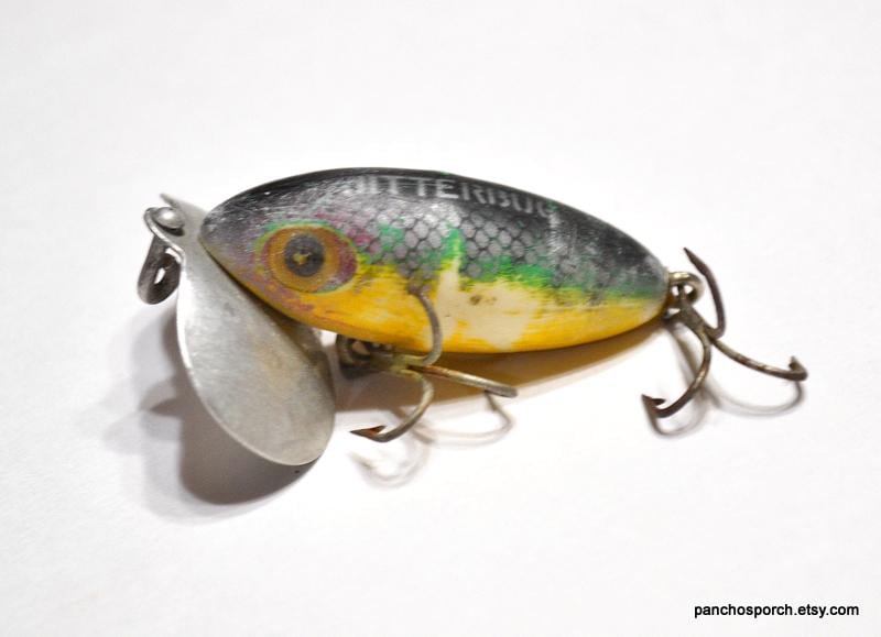 14 fishing pole Valor™ 903: 7 ft 6 in / Med. Heavy Power / Moderate Fast Action brand:Shakespeare Size:1/4oz - 5/0 Hook Graphene crystals are used Camo Spinning Combo