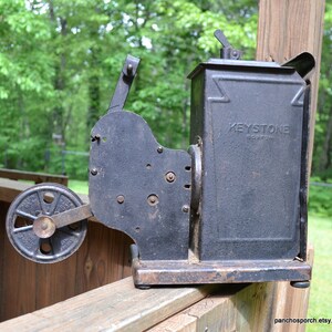 Vintage KEYSTONE KINESCOPE Projector Model 32 Black Metal Hand Crank ...