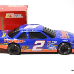 Vintage 2002 Hot Wheels NASCAR Diecast: Honey Nut Cheerios #43