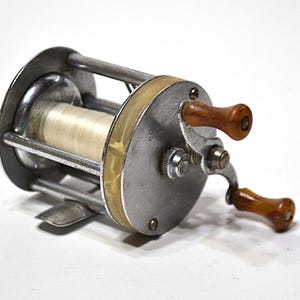 50 size baitcasting reel Piscifun Alloy M2 Baitcasting Reel for Longer Casts 7.6:1 Gunmetal Black / Right Hand / Only Reel main image 1
