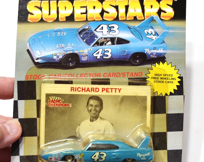 Spark Model S3590 PLYMOUTH SUPERBIRD N.43 WINNER RIVERSIDE 400 1970 RICHARD PETT