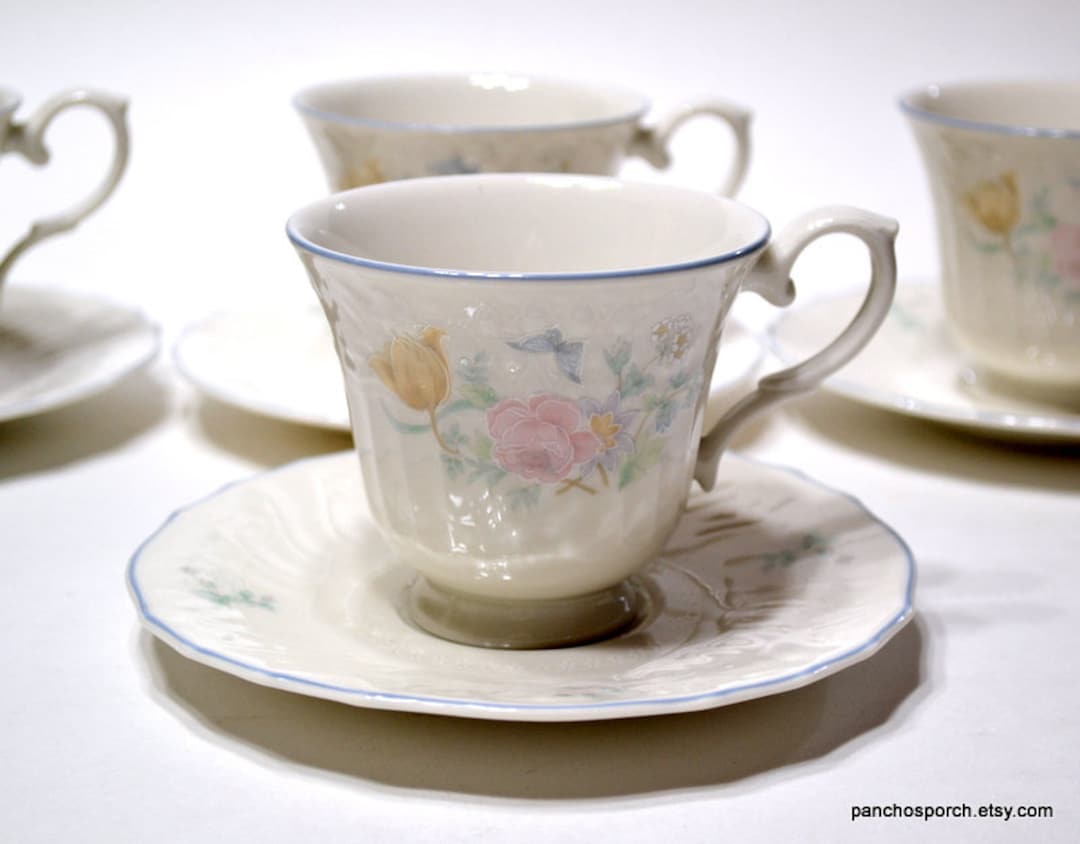 Vintage Royal Doulton VALENCIA Cup and Saucer Set of 4 Floral Pastel