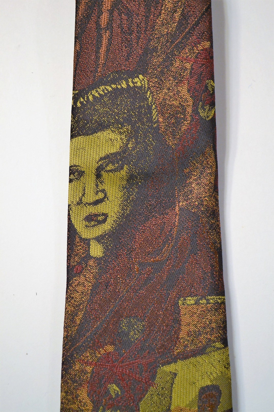 elvis tie clip