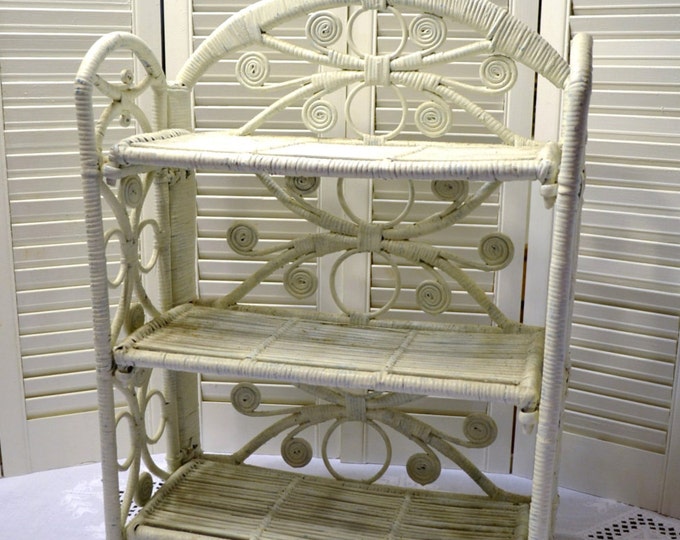 Vintage White Wicker Shelf 3 Shelves Shabby Cottage Organizor Etsy
