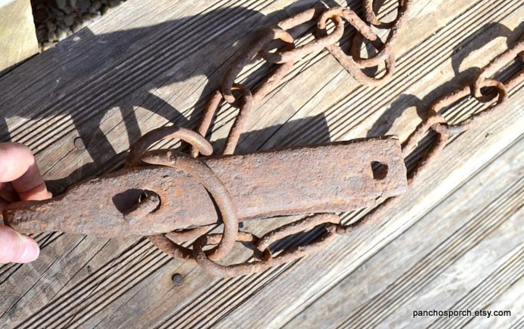 Vintage Rusty Metal Loop Piece With Handmade Chain Rings - Etsy