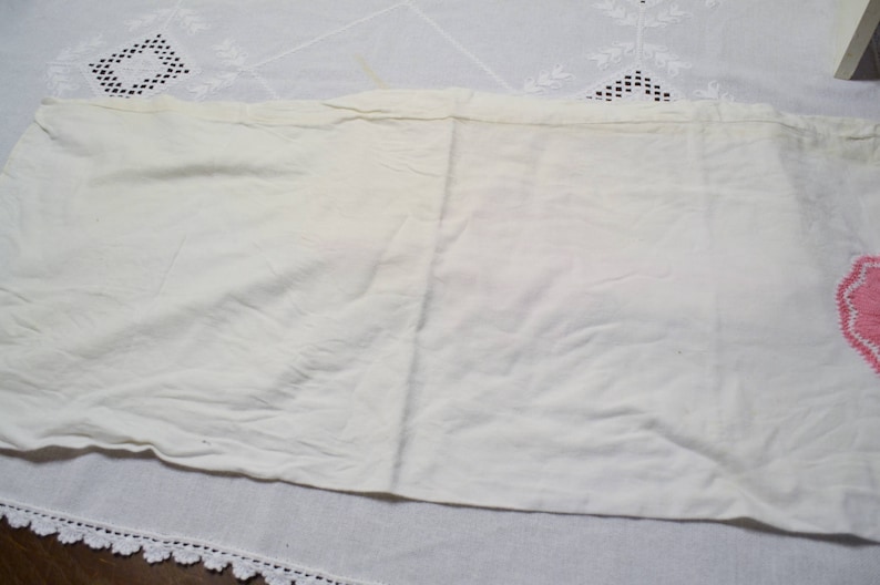 Vintage Pillow Case Pair Pink White Crocheted Insert Edge Flower Floral Old Linens PanchosPorch