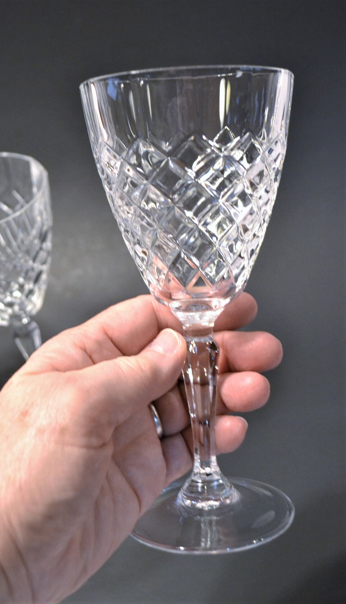 Elegant Crystal Straight Edge Design - Set of 4 Wine Glasses, Size: One size, Clear