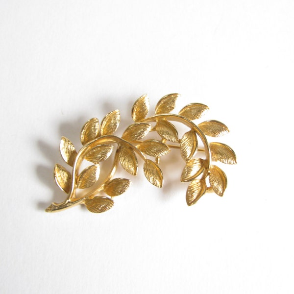 Vintage Leaf Pin  Vintage Napier  Gold Tone Brooch  Womens Fashion  Botanical Vine  Autumn Accessories  Fall Jewelry Gift for Her