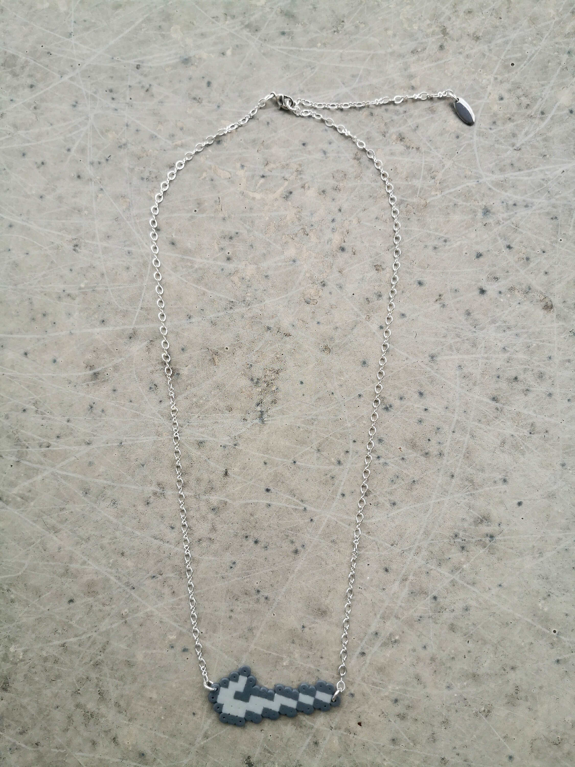 nike pixel with chain