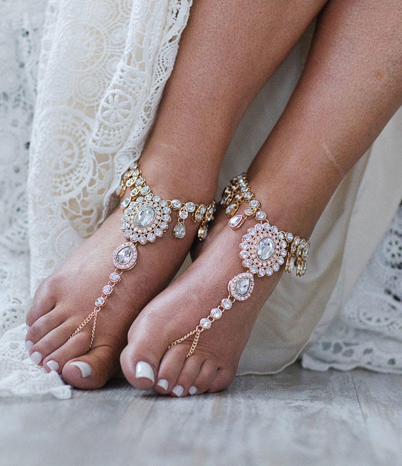 Starla Barfuß Sandalen Strand Hochzeit Schmuck Fußschmuck Boho Hochzeit Sandalen Fußkettchen Fuß Thong Strass Sandalen Brautjungfern Geschenk Bild 4