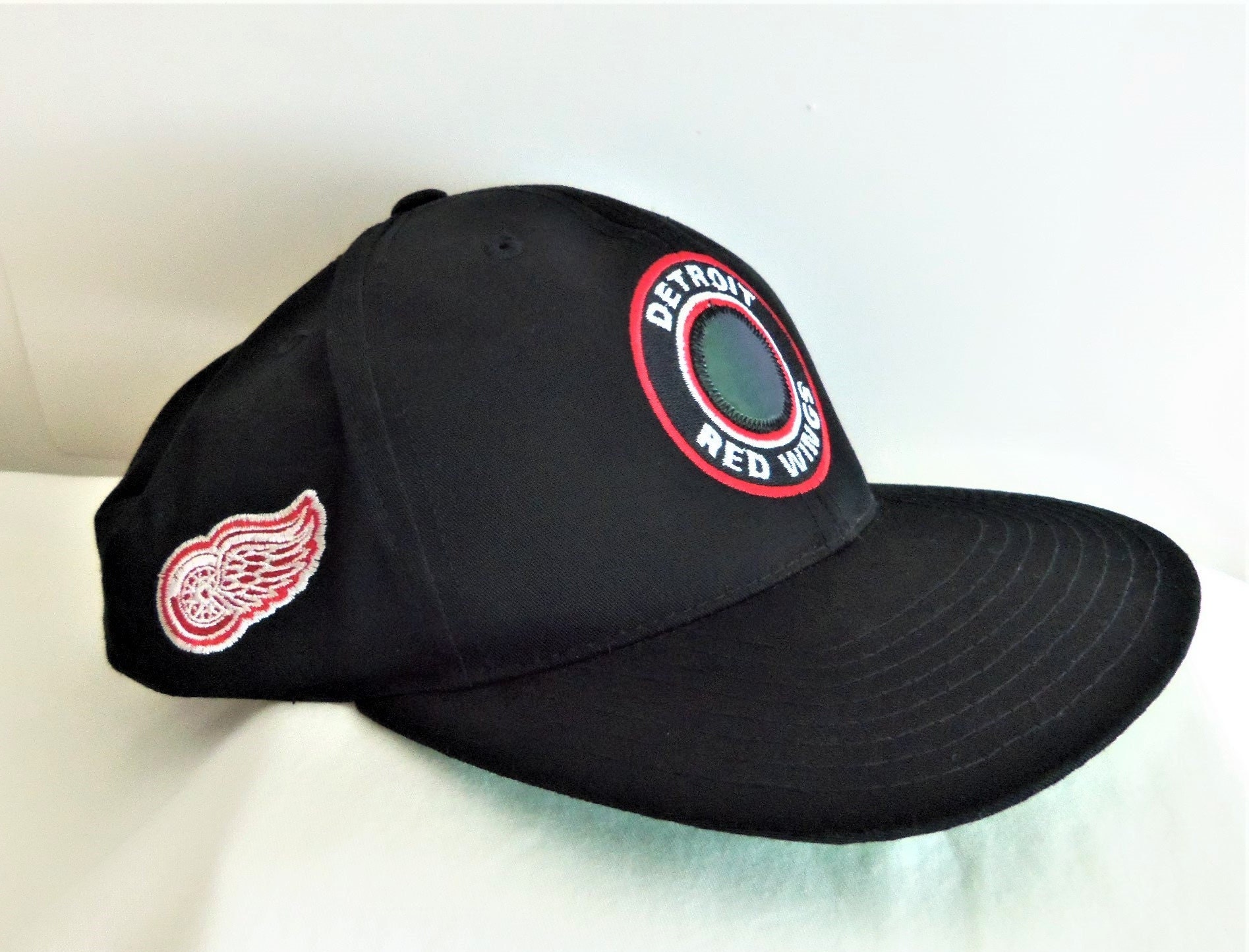 Old Time Hockey The Original 6 NHL Hat Adjustable Baseball Cap Logos D –  Sinaitex - Vintage Clothing, Accessories & Wholesale