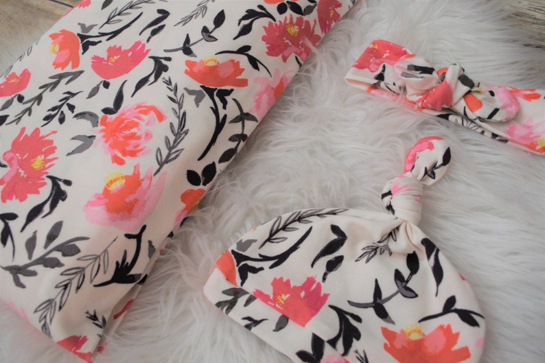 Red flower hatflower hatredflowerInfant hatnewborn hatbaby hatbabyinfanthat