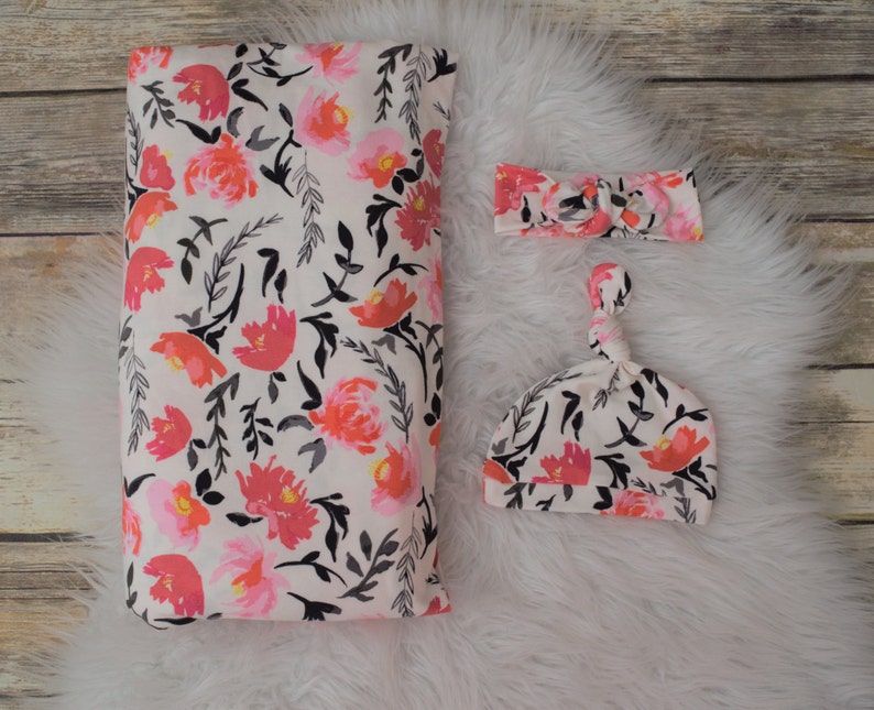 Red flower hatflower hatredflowerInfant hatnewborn hatbaby hatbabyinfanthat