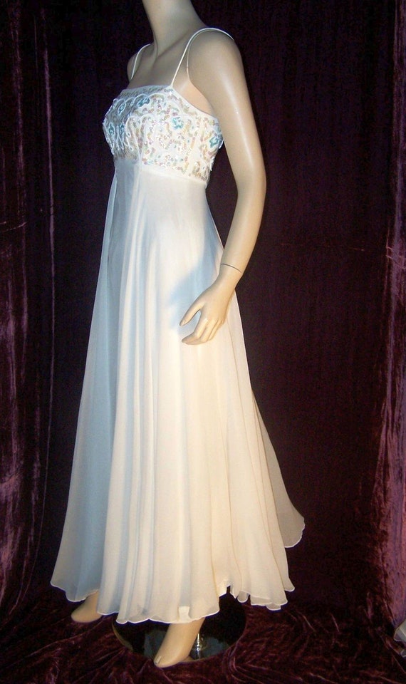 VINTAGE 1960s White BEADED Chiffon Formal Prom Dr… - image 4