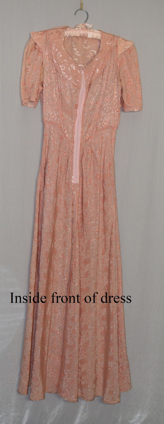 VINTAGE 1930s Pink Damask Satin Trim HOSTESS Dress - image 5