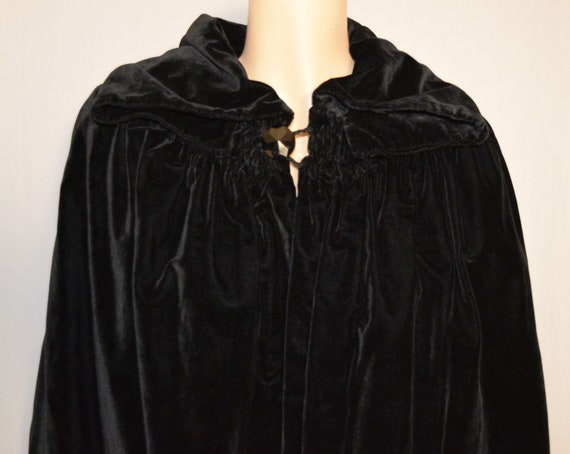 ANTIQUE Vintage 1920s Black Cotton Velvet Button C
