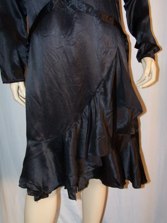 VINTAGE Antique 1920s Black SATIN Plunging Ecru L… - image 4