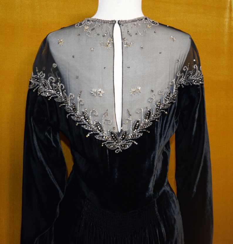 Vintage 1930/40s Black SILK Panne Velvet GLASS BEADED Dress Gown image 5