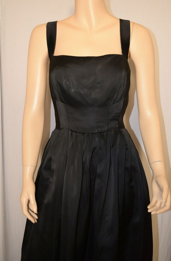 VINTAGE 1950s Black Satin Pleated Flare PARTY Dre… - image 5