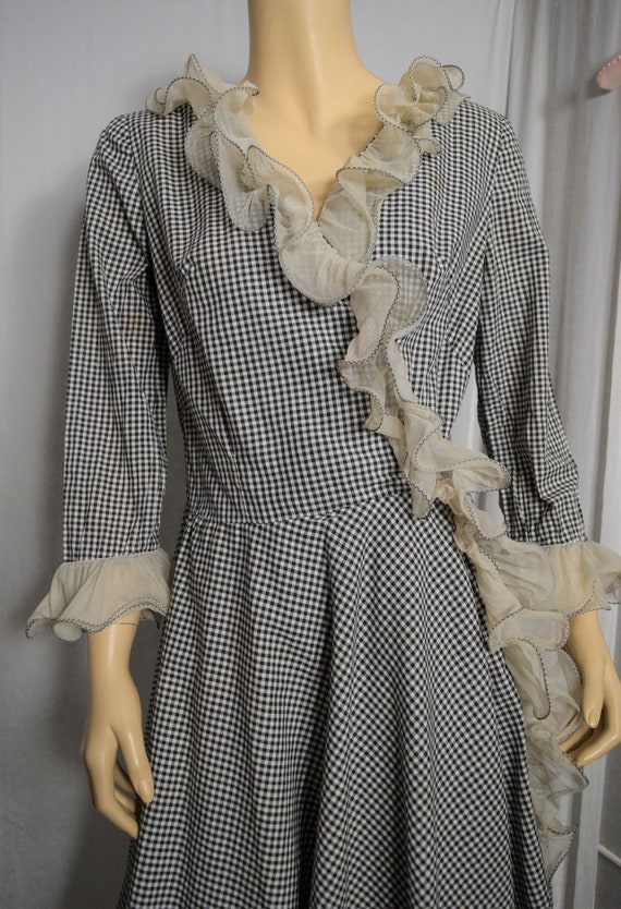 VINTAGE 1960/70s Black & White GINGHAM Ruffle Acc… - image 5