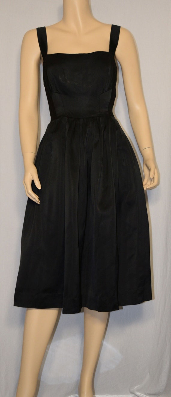 VINTAGE 1950s Black Satin Pleated Flare PARTY Dre… - image 3