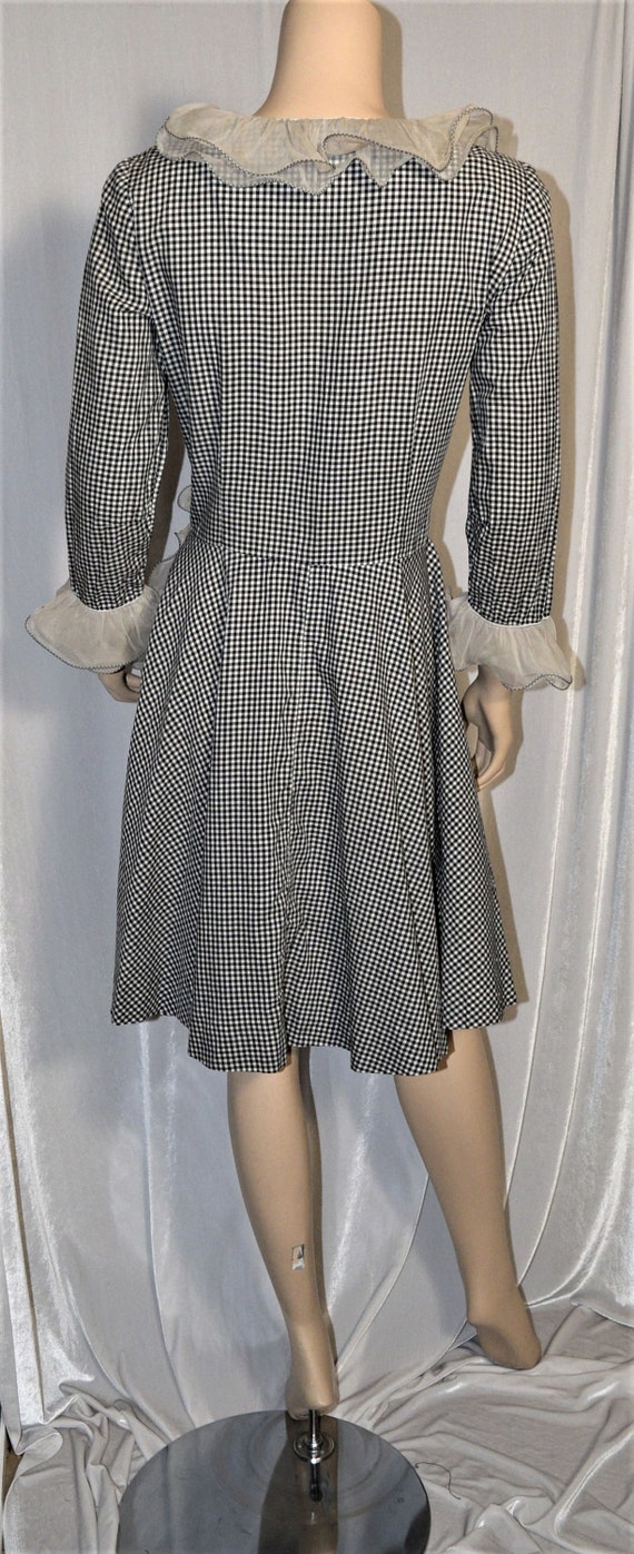 VINTAGE 1960/70s Black & White GINGHAM Ruffle Acc… - image 3