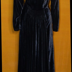 Vintage 1930/40s Black SILK Panne Velvet GLASS BEADED Dress Gown image 3