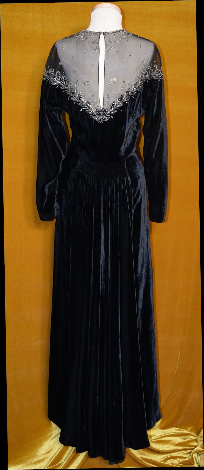 Vintage 1930/40s Black SILK Panne Velvet GLASS BEADED Dress Gown image 3