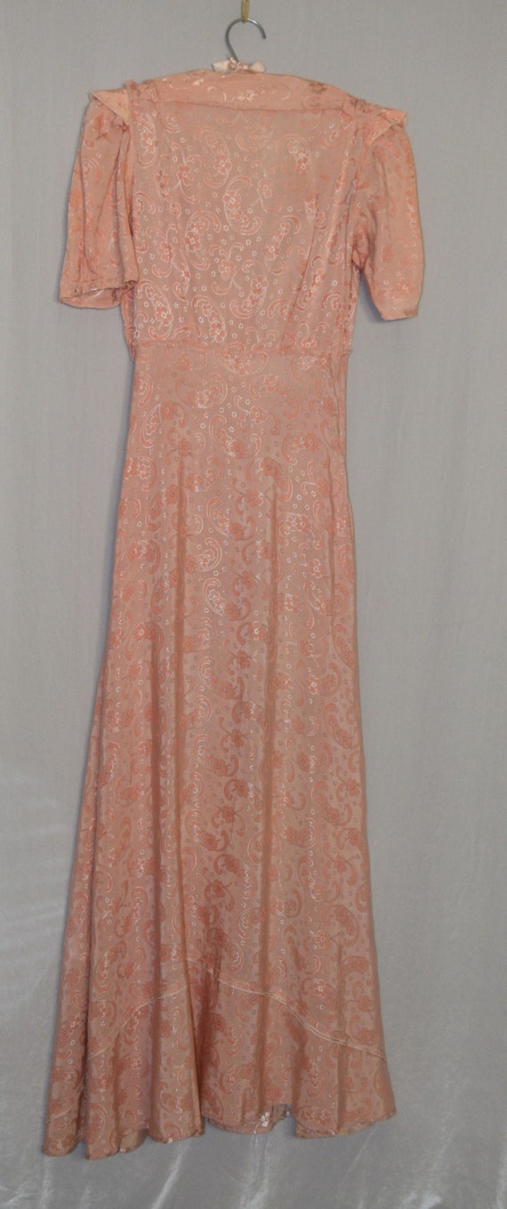 VINTAGE 1930s Pink Damask Satin Trim HOSTESS Dress - image 6