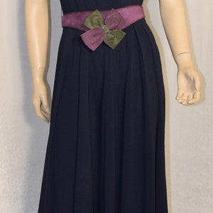 VINTAGE 1940s POLLY BRIEF Navy Blue Crepe Bow Accent Dress image 4