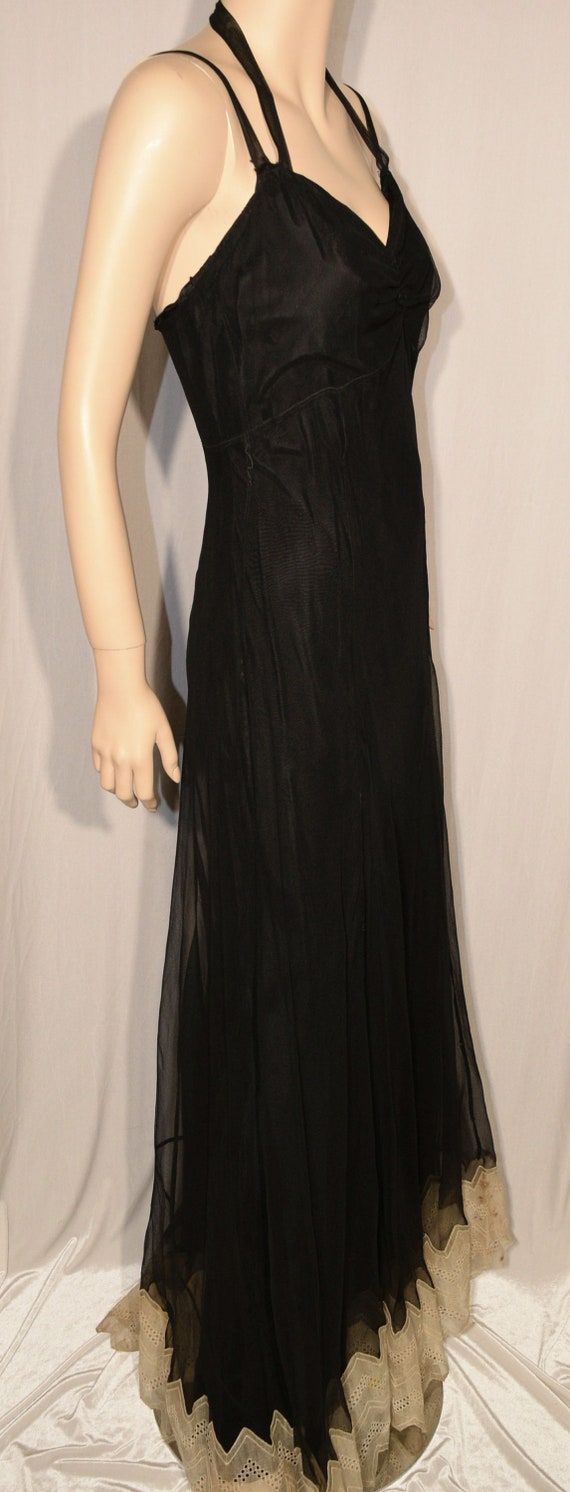 VINTAGE 1930s Black Chiffon Organza Lace Hem HALTE