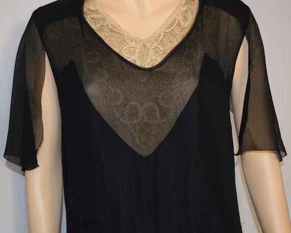 ANTIQUE Vintage 1920s Black SILK Crepe Capelet Op… - image 3