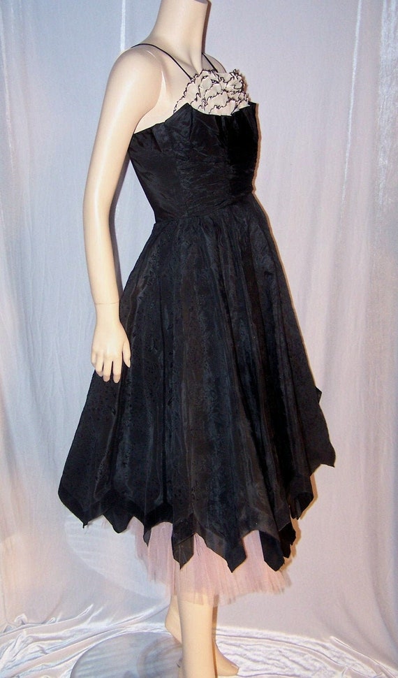 VINTAGE 1940s Black Taffeta Ruffle Neck Pointy He… - image 1