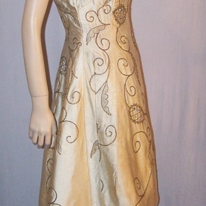 VINTAGE 1950s Cream GOLD Bronze Metallic Leaf Design Cocktail Satin Dress Designer Label Branel Model image 5