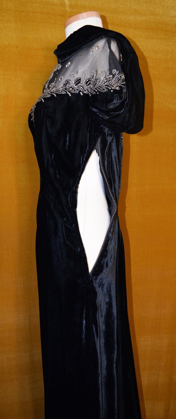 Vintage 1930/40s Black SILK Panne Velvet GLASS BEADED Dress Gown View 6