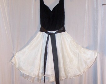 VINTAGE 1990s Black VELVET White Organza HALTER Party Dress ~ Junior Size ~ New with Tags!!