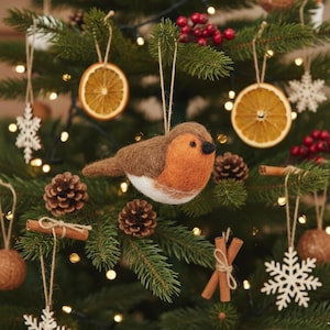 Pamela Robin - Petirrojo de jardín - Navidad - Bosque - Invierno - Hecho a mano - Fieltro de aguja - Decoración colgante